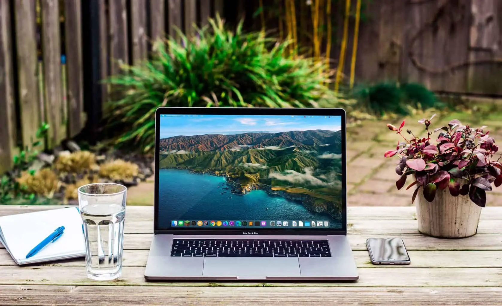 uitbreiden voordat China The 10 Best Laptops for Digital Nomads in 2021 - Buyer's Guide